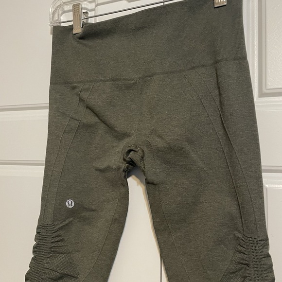 Lululemon Olive Green High Rise Crop Leggings Ruched Bottoms Athleisure - Picture 7 of 10